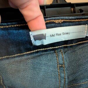 Levis Midride Skinny SZ 22W